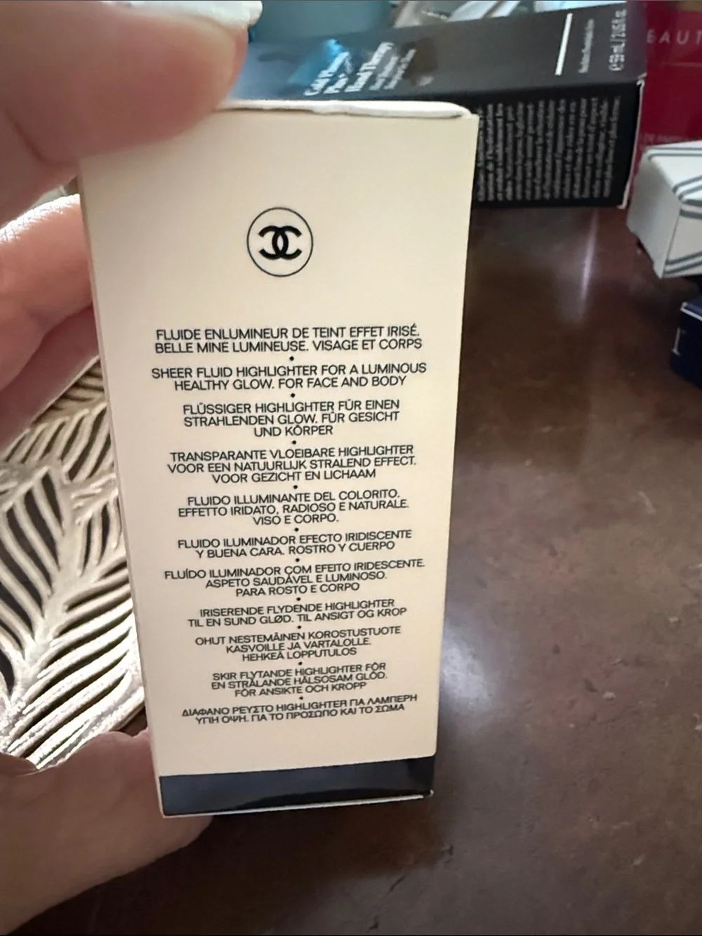 CHANEL Les Beiges Sheer Healthy Glow Highlighting Fluid - Sun-kissed